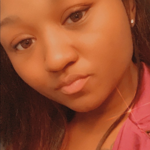 Meet your Posher, Carlese - Picture 3 of 4